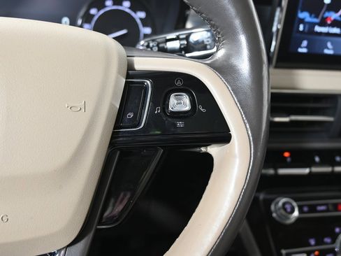 Used 2021 Lincoln Corsair Standard w/ Premium Package image 36