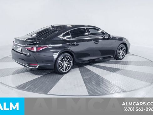 Used 2024 Lexus ES 300h w/ Premium Package image 10