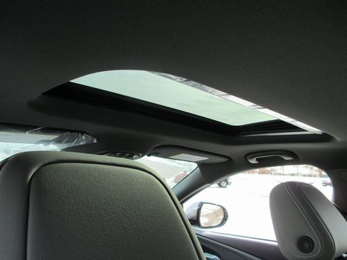 New 2026 Buick Envista Avenir image 13