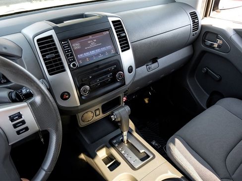 Used 2019 Nissan Frontier S image 19