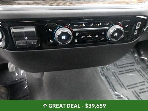 Used 2025 Chevrolet Silverado 1500 LT image 32