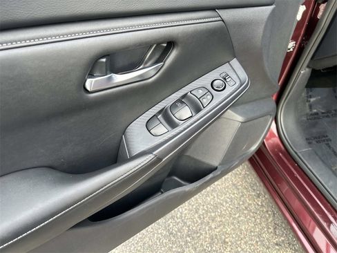 Used 2024 Nissan Sentra SV image 18