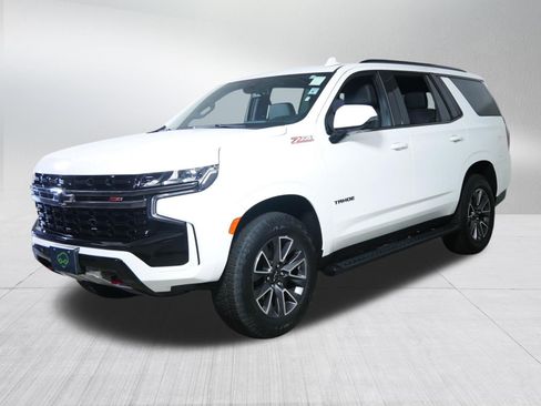 Certified 2022 Chevrolet Tahoe Z71 w/ Luxury Package AWD/4WD image 3