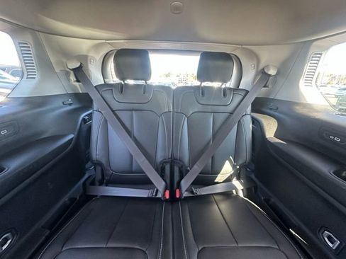 Used 2023 Jeep Grand Cherokee L Limited w/ Black Appearance Package image 27