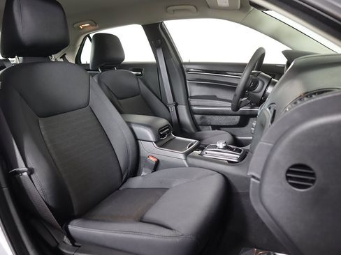 Used 2023 Chrysler 300 Touring w/ Sport Appearance Package image 26