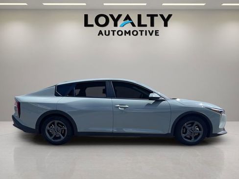 Used 2025 Kia K4 LXS FWD image 5