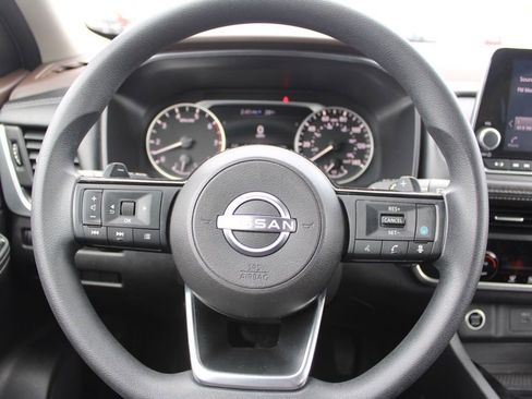 Used 2023 Nissan Rogue SV image 28