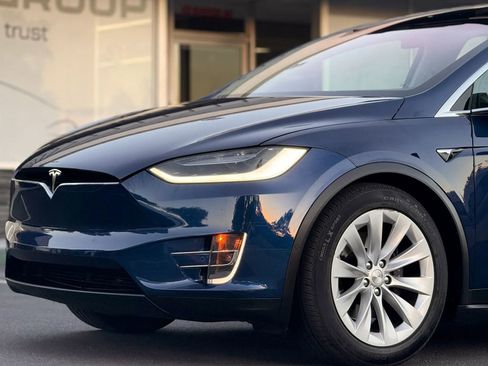 Used 2016 Tesla Model X 75D image 4