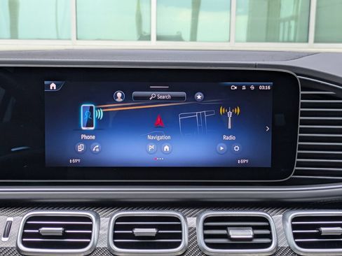 Used 2025 Mercedes-Benz GLS 63 AMG 4MATIC image 18