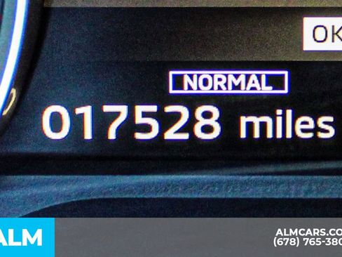 Used 2025 Mitsubishi Outlander SE image 42