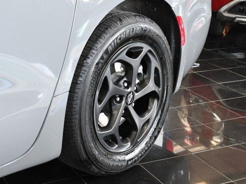 Used 2022 Chrysler Pacifica Touring-L w/ S Appearance Package FWD image 42