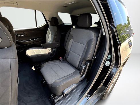 Used 2021 Chevrolet Traverse LT image 22