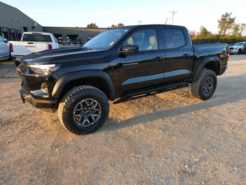 New 2026 Chevrolet Colorado ZR2 w/ Technology Package AWD/4WD image 8