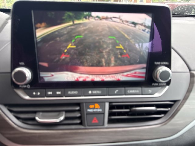 Used 2025 Nissan Altima 2.5 SV FWD image 29