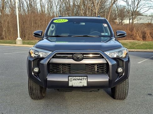 Certified 2022 Toyota 4Runner SR5 Premium image 2