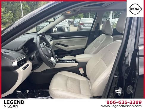 Used 2023 Nissan Altima 2.5 SL FWD image 12