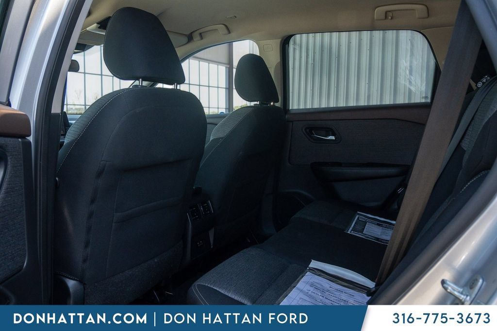 Used 2022 Nissan Rogue SV AWD/4WD image 20