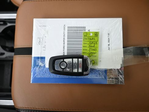Used 2024 Ford F250 Platinum image 20