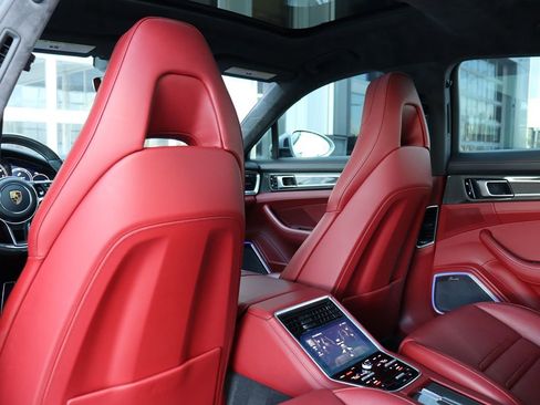 Used 2017 Porsche Panamera Turbo image 44