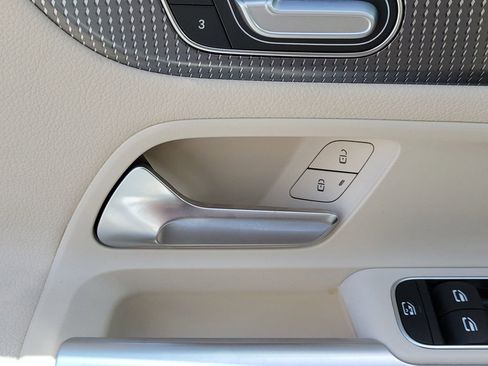 Certified 2022 Mercedes-Benz GLB 250 image 26