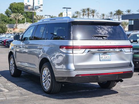 Certified 2024 Lincoln Navigator Premiere AWD/4WD image 10