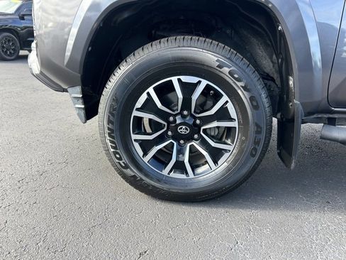 Used 2021 Toyota Tacoma TRD Sport image 9
