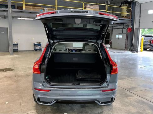 Used 2024 Volvo XC60 B5 Plus w/ Protection Package Premier AWD/4WD image 5