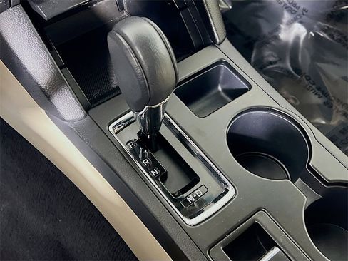 Used 2018 Subaru Outback 3.6R Limited image 16