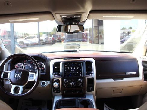 Used 2018 RAM 1500 Laramie w/ Convenience Group AWD/4WD image 19