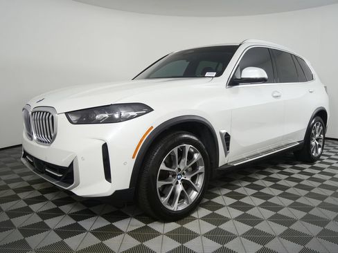 Used 2024 BMW X5 sDrive40i w/ Parking Assistance Package RWD image 7