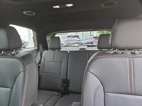 Used 2023 Chevrolet Traverse RS AWD/4WD image 40