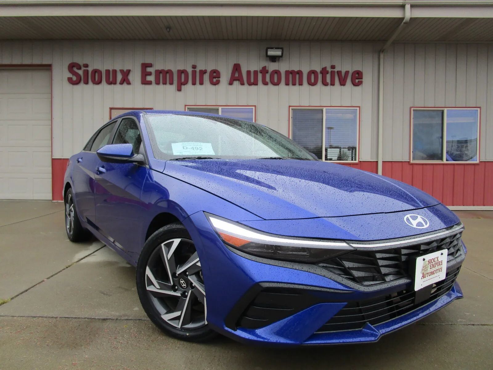 Used 2025 Hyundai Elantra SEL FWD image 1