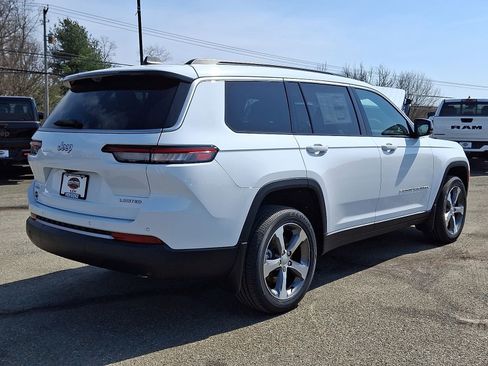 New 2026 Jeep Grand Cherokee L Limited w/ Luxury Tech Group II AWD/4WD image 4
