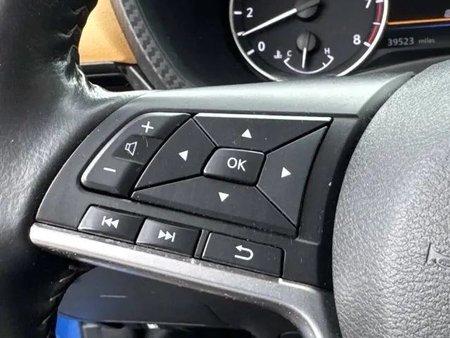 Used 2022 Nissan Sentra SV w/ SV Premium Package FWD image 33