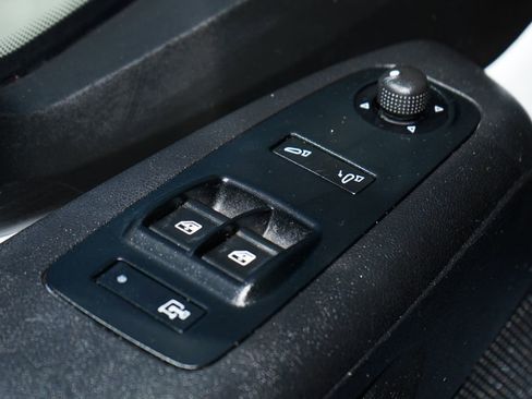 Used 2025 RAM ProMaster 2500 w/ Convenience Group FWD image 19