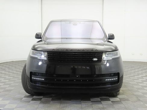 Used 2023 Land Rover Range Rover Long Wheelbase SE image 2