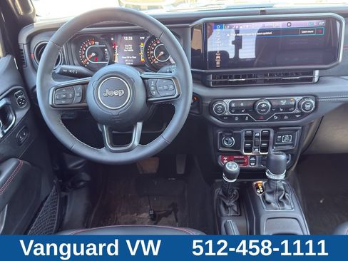 Used 2025 Jeep Gladiator Rubicon AWD/4WD image 23