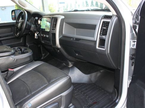 Used 2015 RAM 2500 Tradesman w/ Chrome Appearance Group AWD/4WD image 11