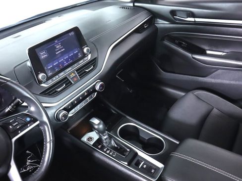 Used 2022 Nissan Altima 2.5 SV w/ SV Premium Package AWD/4WD image 32