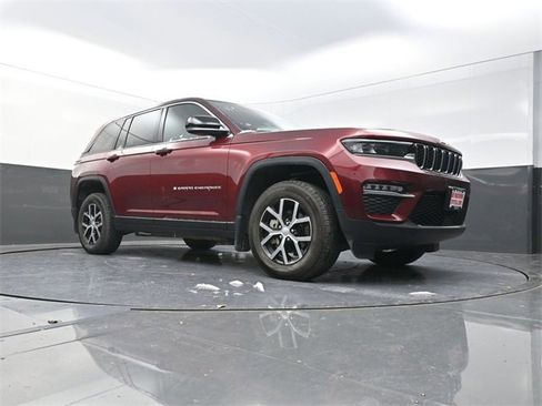 Used 2025 Jeep Grand Cherokee Limited w/ MOPAR Finishing Package image 27