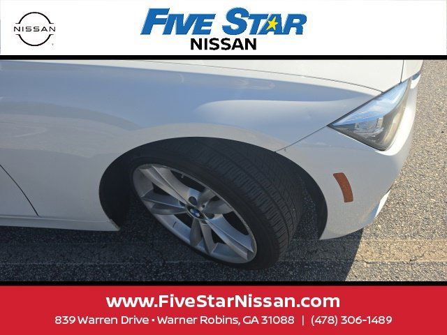 Used 2016 BMW 320i Sedan RWD image 4