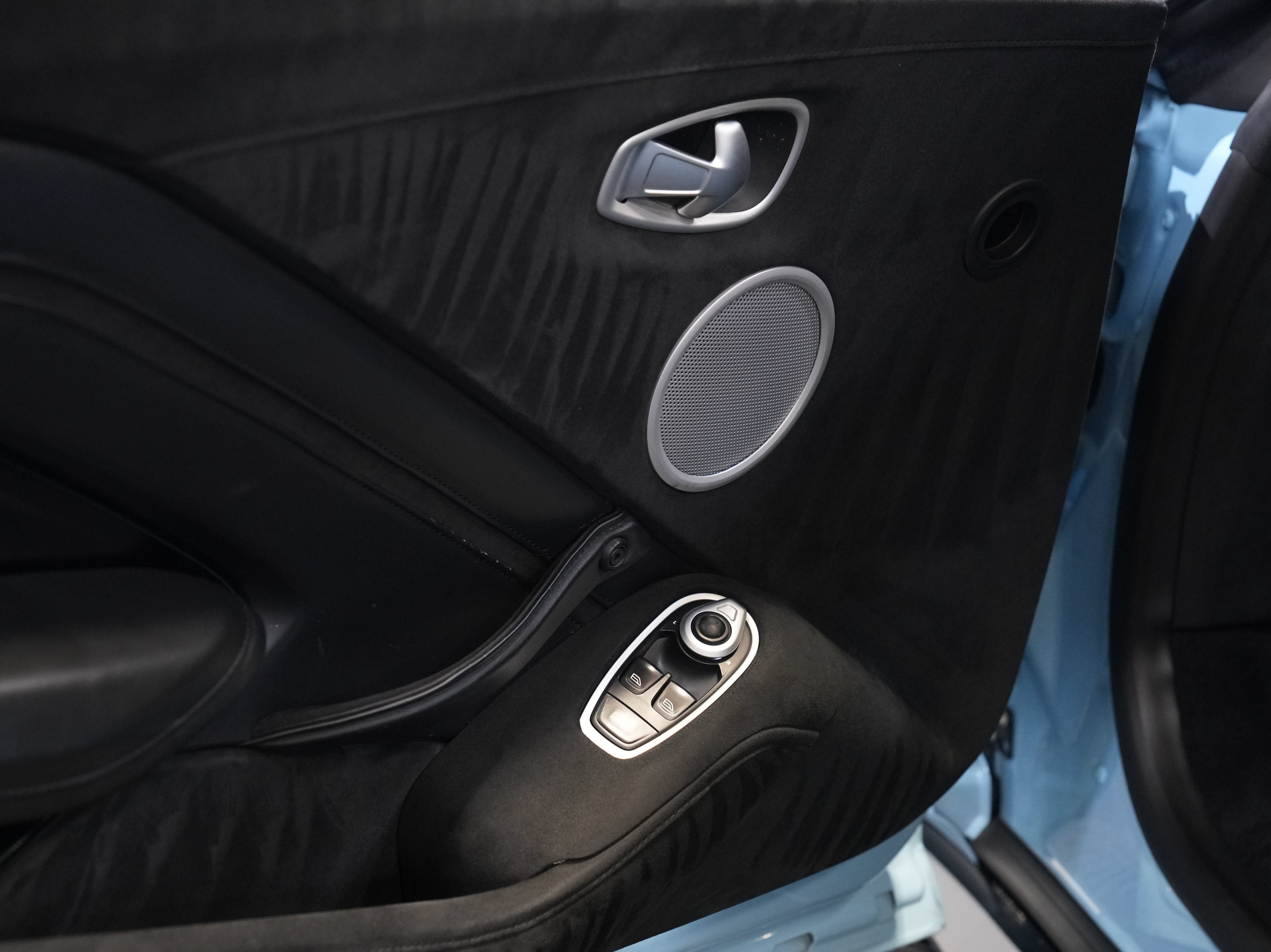 Used 2020 Aston Martin V8 Vantage Coupe RWD image 22