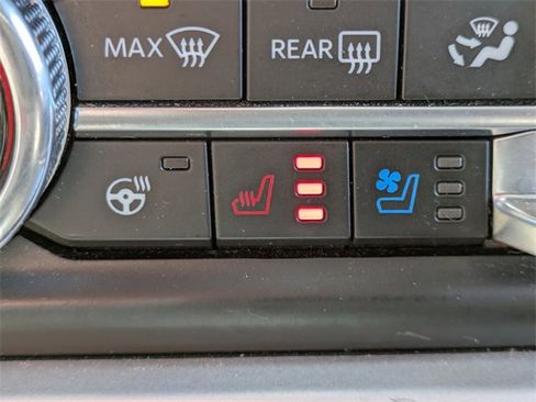 Certified 2024 Ford Expedition Limited image 23