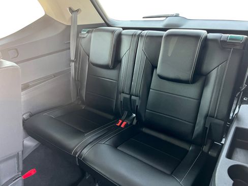 Used 2023 Volkswagen Atlas SE image 12