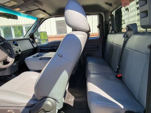 Used 2014 Ford F250 XL w/ Power Equipment Group image 20