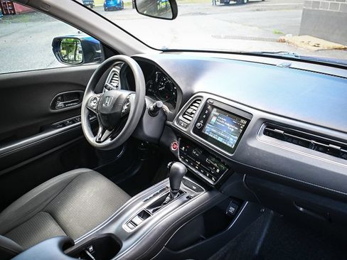 Used 2019 Honda HR-V EX image 19