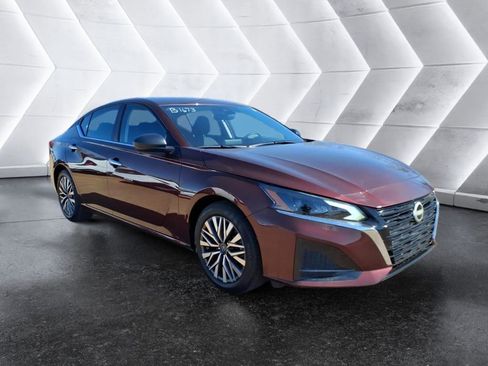 Used 2025 Nissan Altima 2.5 SV image 7