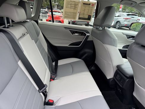 Used 2020 Toyota RAV4 XLE Premium AWD/4WD image 24