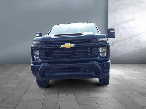 Used 2024 Chevrolet Silverado 2500 Custom w/ Custom Convenience Package image 2