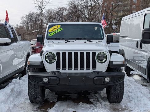 Used 2021 Jeep Wrangler Unlimited Sahara image 3